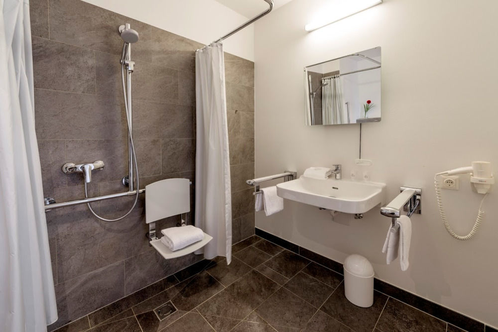 Hwest Hotel 3*