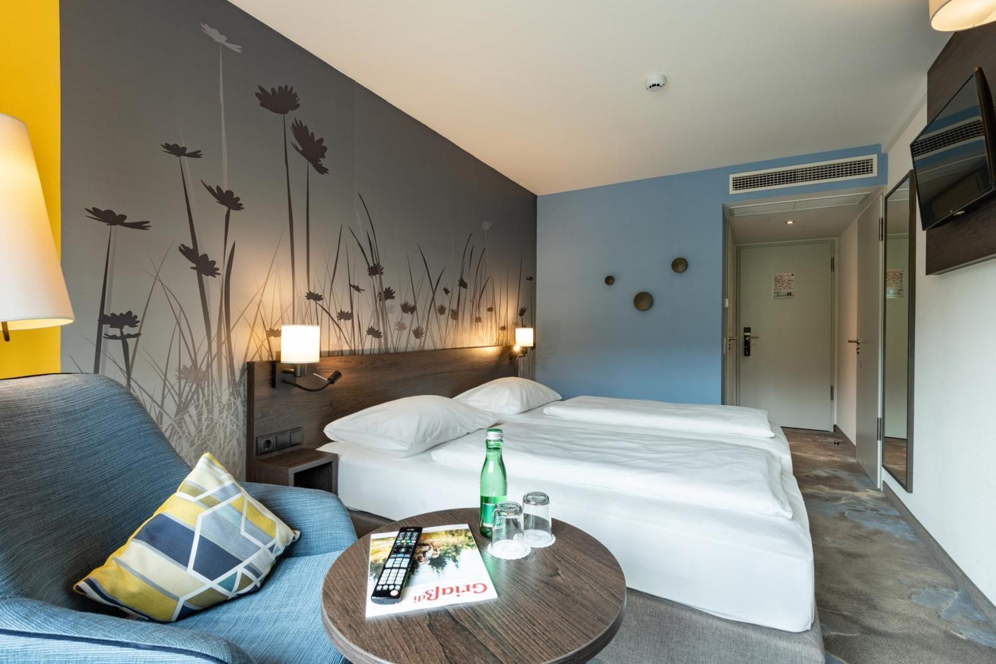 Hotel Hwest 3*
