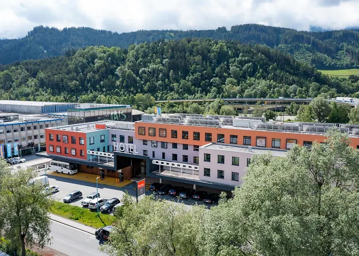 Hwest Hotel